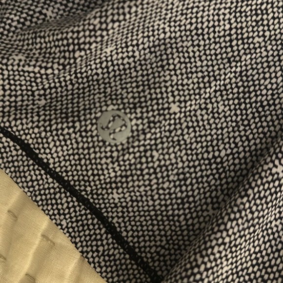 Lululemon tennis skirt size 4 - Picture 3 of 6